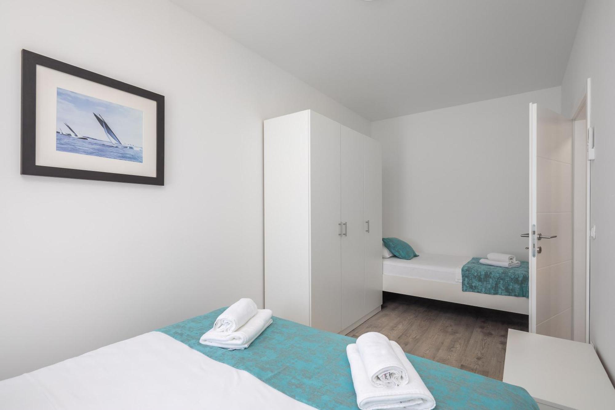 Beachfront Apartments Providenca With Free Parking Makarska Cameră foto
