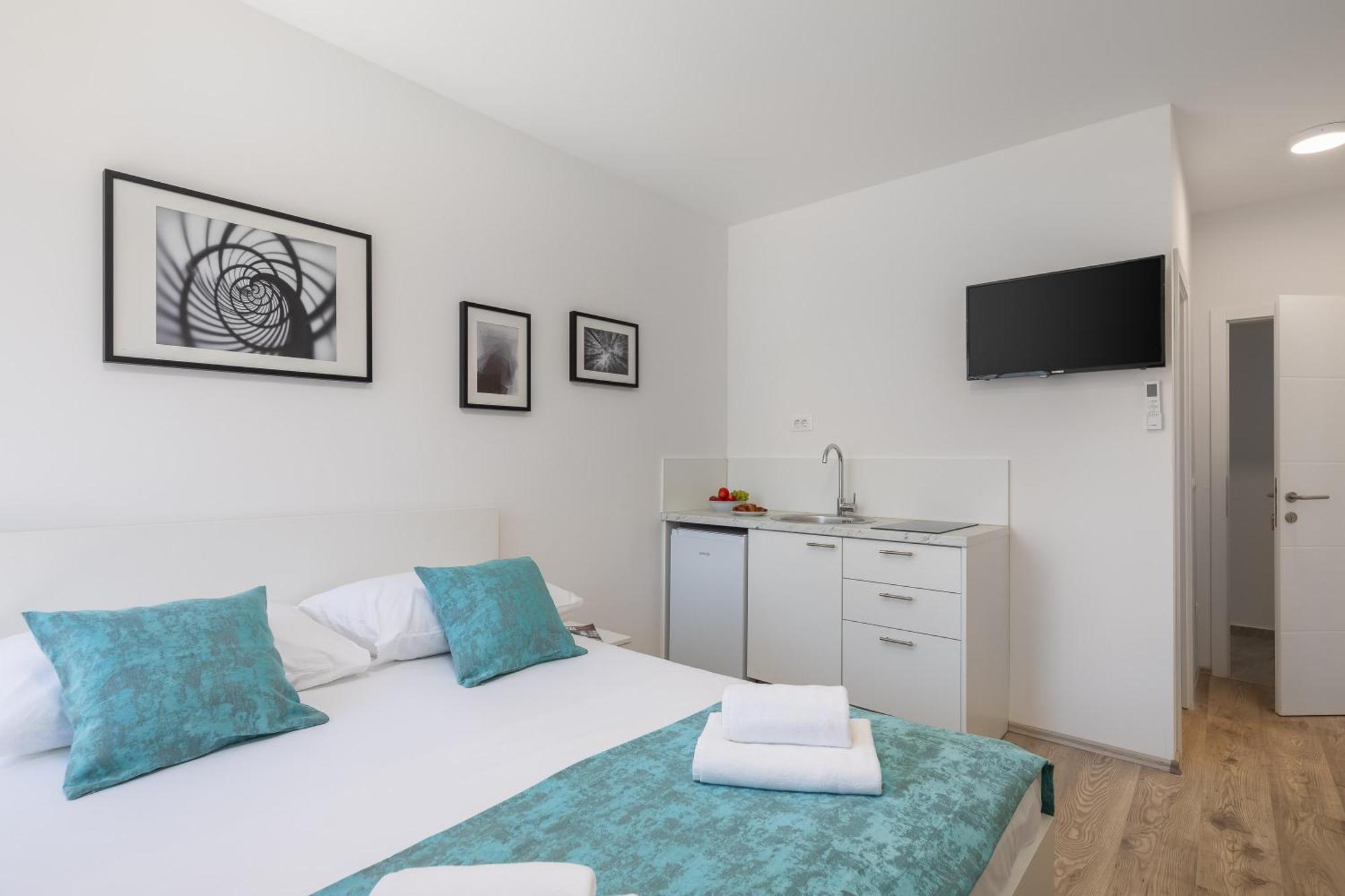 Beachfront Apartments Providenca With Free Parking Makarska Cameră foto