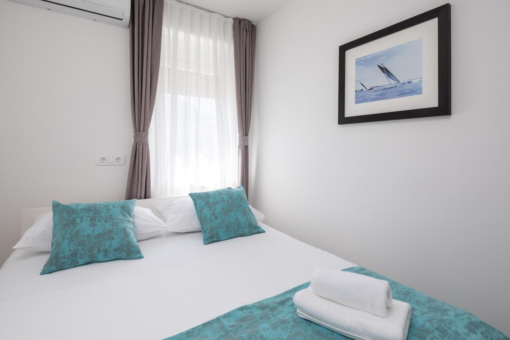 Beachfront Apartments Providenca With Free Parking Makarska Cameră foto
