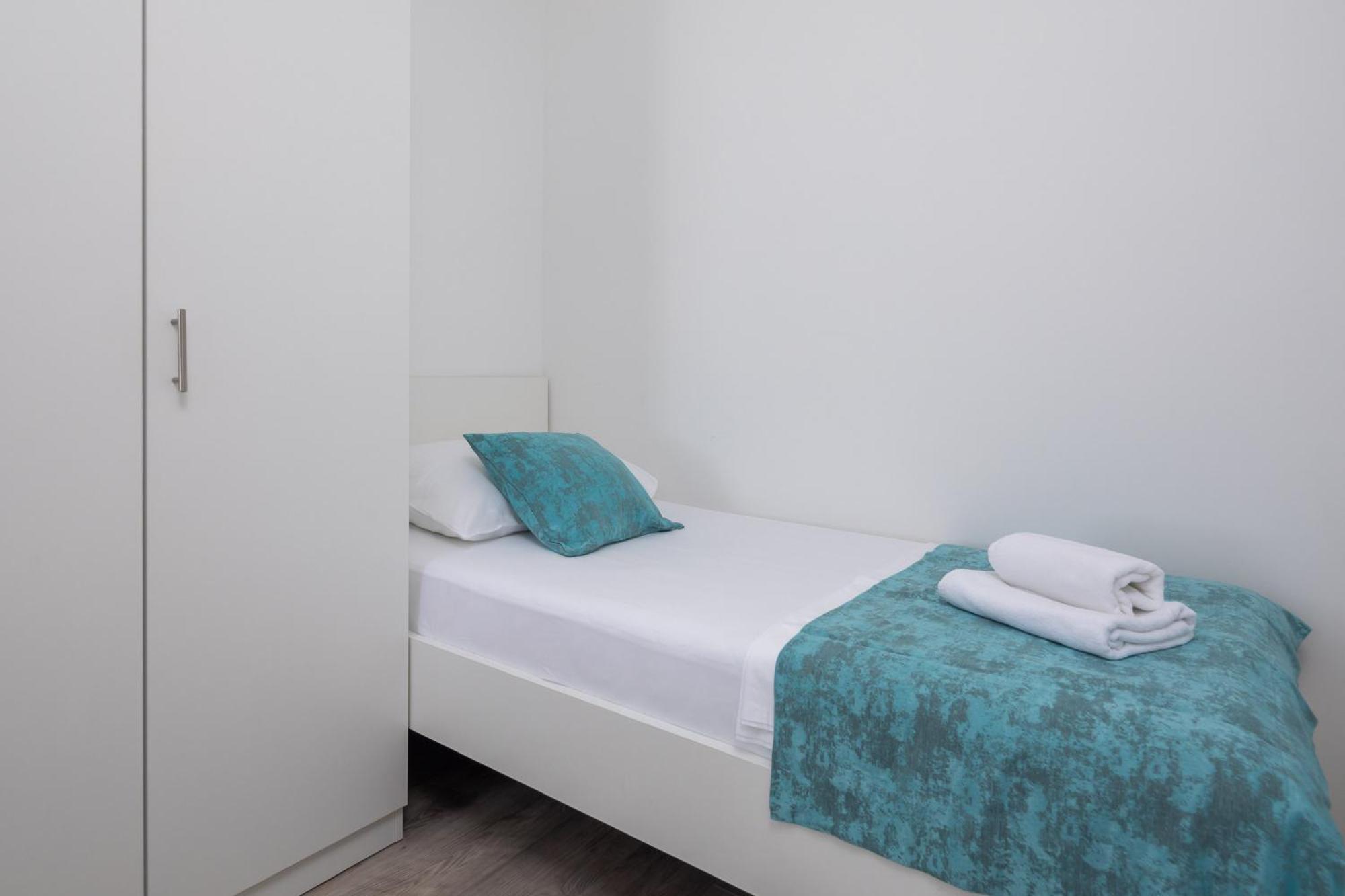 Beachfront Apartments Providenca With Free Parking Makarska Cameră foto