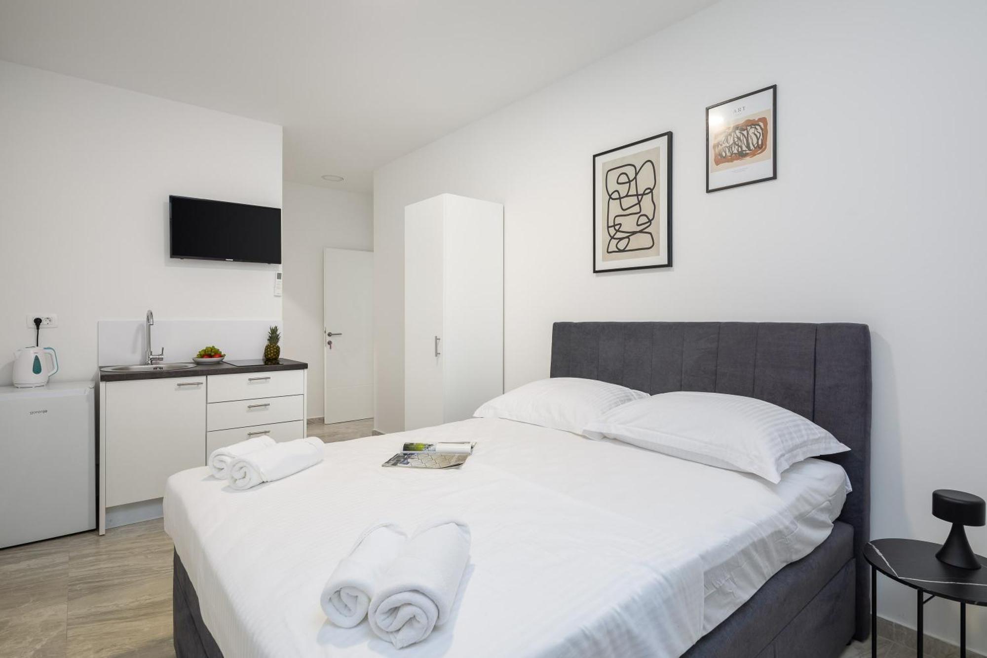 Beachfront Apartments Providenca With Free Parking Makarska Cameră foto