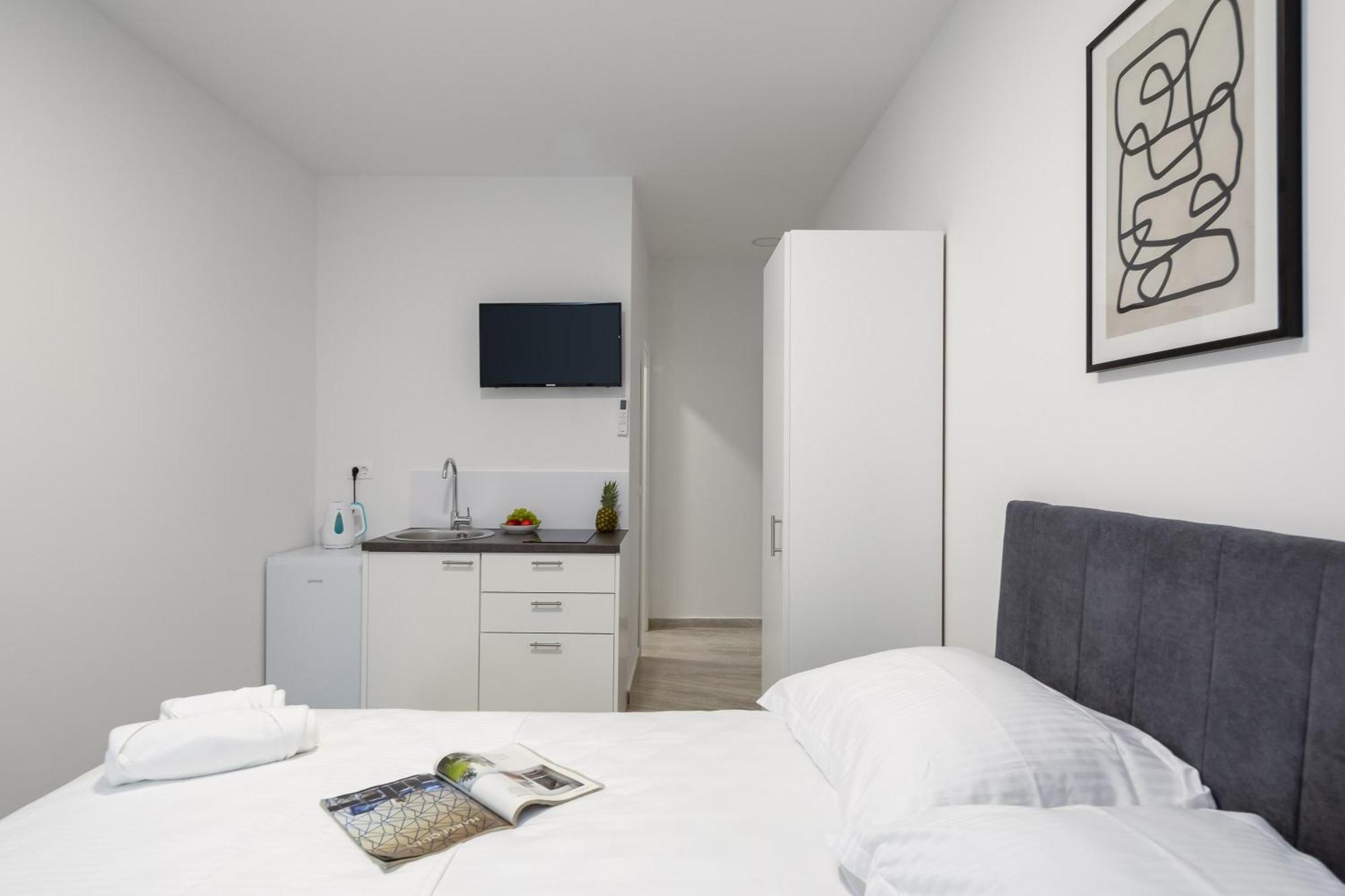 Beachfront Apartments Providenca With Free Parking Makarska Cameră foto