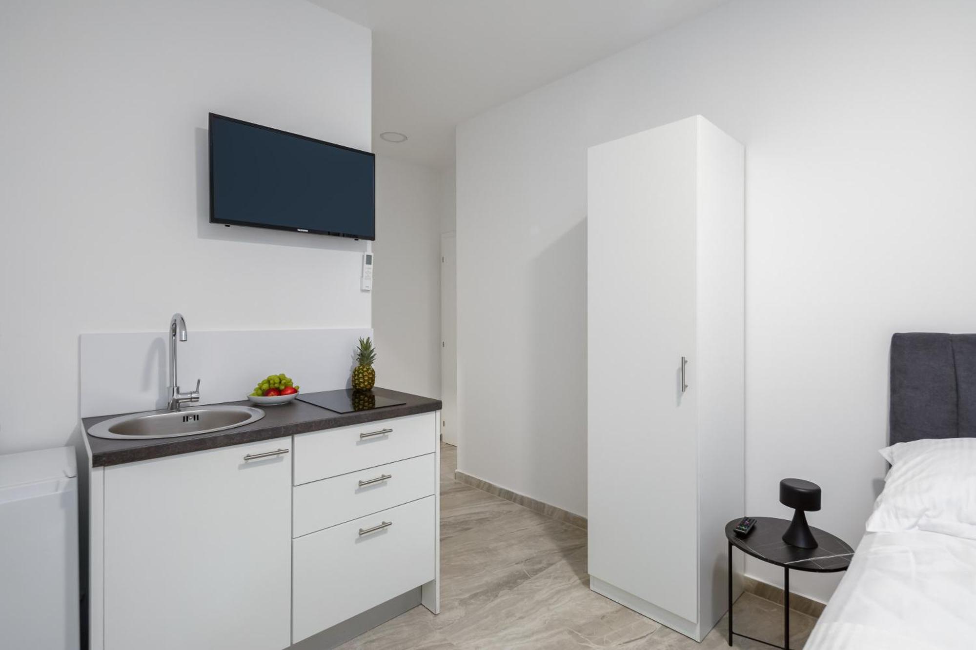 Beachfront Apartments Providenca With Free Parking Makarska Cameră foto