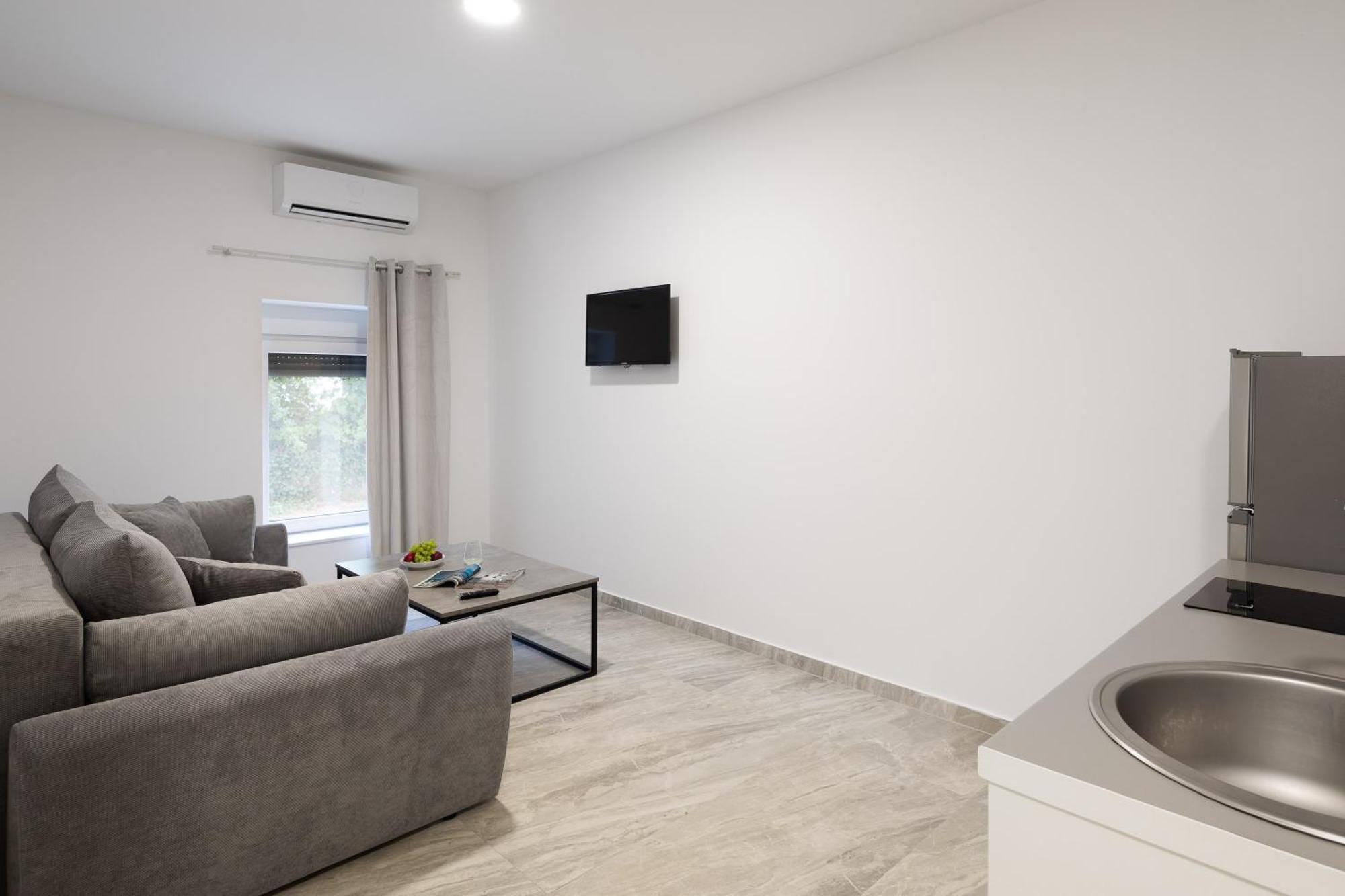 Beachfront Apartments Providenca With Free Parking Makarska Cameră foto
