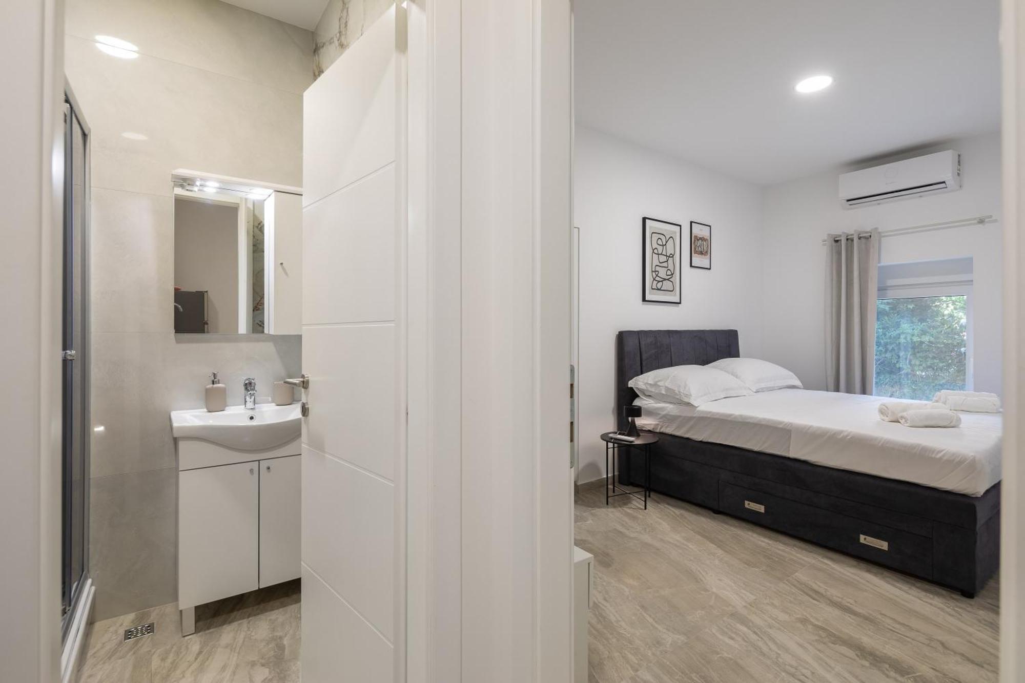 Beachfront Apartments Providenca With Free Parking Makarska Cameră foto
